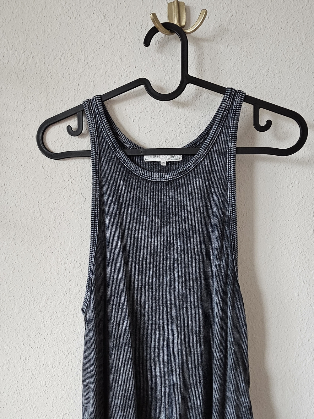 Joah Brown Distressed Gray Ribbed Muscle Tee - Picture 3 of 6
